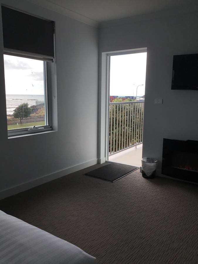 Beach Hotel Burnie Exterior foto
